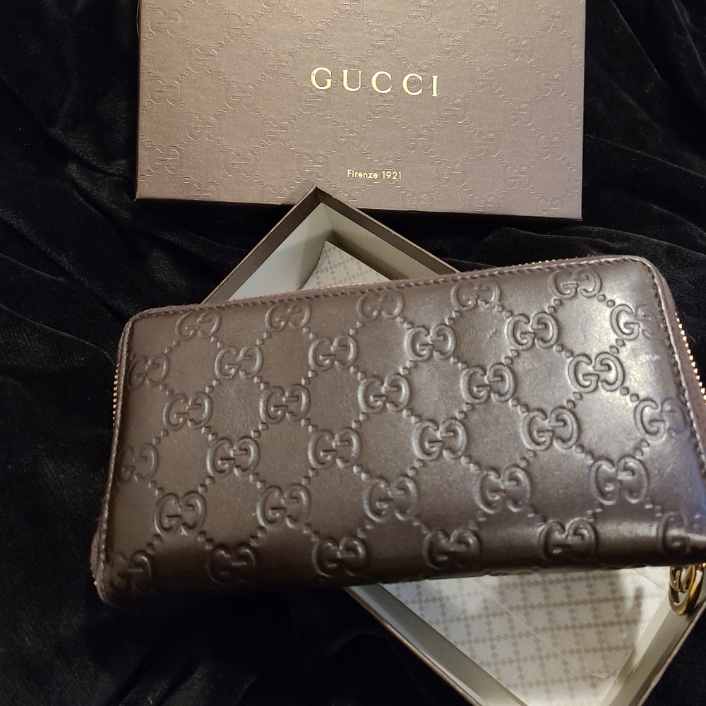 Brown gucci wallet